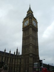  (St. Stephen's Tower ali The Clock Tower) , del anglekega  - . Zvon v njem se imenuje , pogosto pa se to ime uporablja kar za cel stolp.